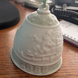 Lladro Christmas Bell "Campanita Navidad 1988" original box, retired #5.525